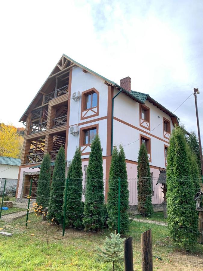 Hirskyy Svitanok Mihova Exterior foto